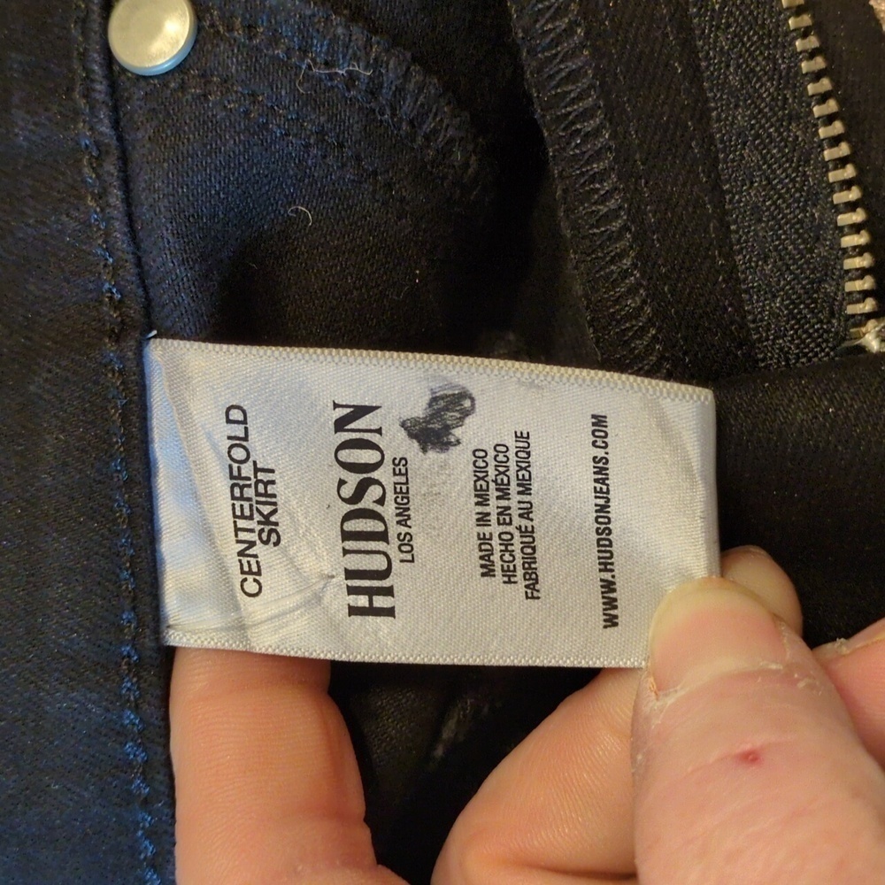 Upgrade Your Wardrobe with NWT Hudson Centerfold Skirt - The Ultimate Must-Have - Picture 13 of 14
